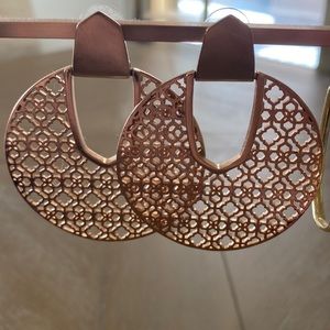 Kendra Scott rosegold hoop earrings